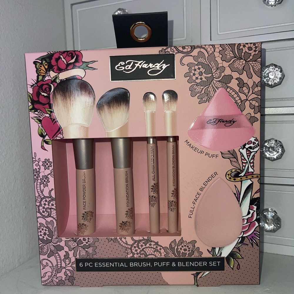 NWT Ed Hardy Pink 6-Piece Makeup Brush, Puff & Blender Set - Picture 5 of 7